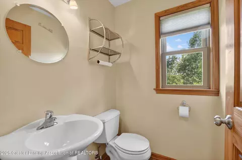 Bath - 1300 E Round Lake Rd, Dewitt, MI 48820 photo 5 of 6