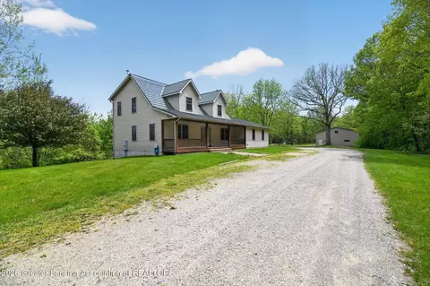 Exterior - 1300 E Round Lake Rd, Dewitt, MI 48820 photo 2 of 5