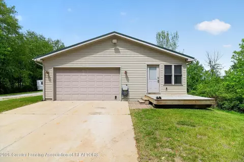 Exterior - 1300 E Round Lake Rd, Dewitt, MI 48820 photo 2 of 4