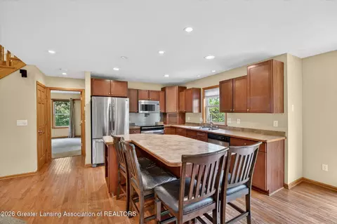 Kitchen - 1300 E Round Lake Rd, Dewitt, MI 48820 photo 2 of 4