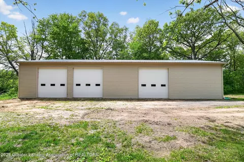 Exterior - 1300 E Round Lake Rd, Dewitt, MI 48820 photo 3 of 4