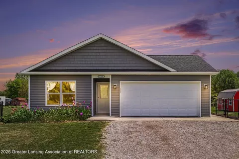 5180 Hogback Rd, Fowlerville, MI 48836