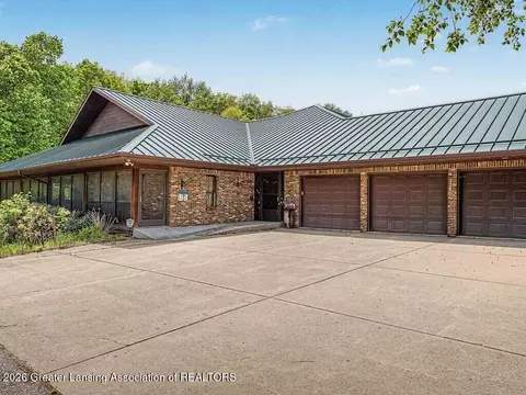 3555 N Cochran Rd, Charlotte, MI 48813