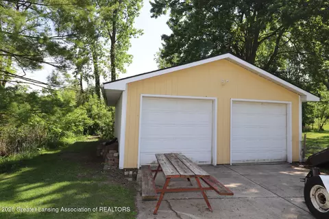 Exterior - 1345 W Stoll Rd, Dewitt, MI 48820 photo 3 of 5