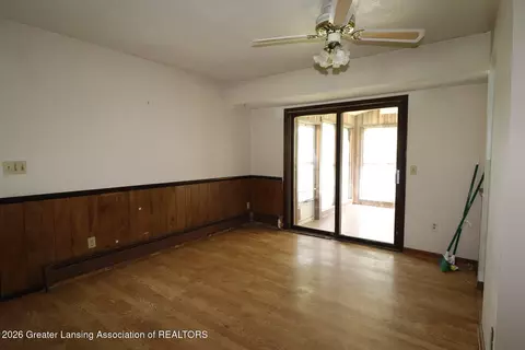 Living - 1345 W Stoll Rd, Dewitt, MI 48820 photo 2 of 6