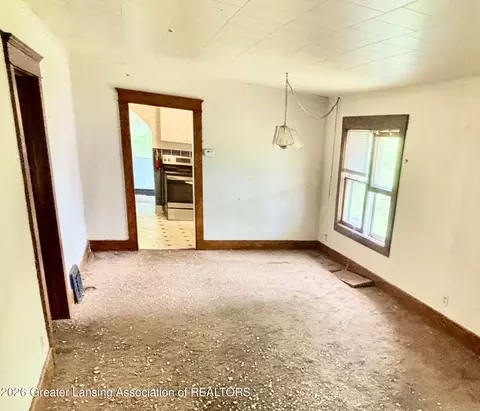 Living - 2212 Lyons Ave, Lansing, MI 48910 photo 2 of 2