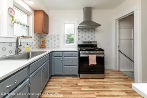 Kitchen - 1342 Eureka St, Lansing, MI 48912 photo 3 of 4