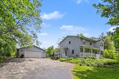 16453 Center Rd, East Lansing, MI 48823