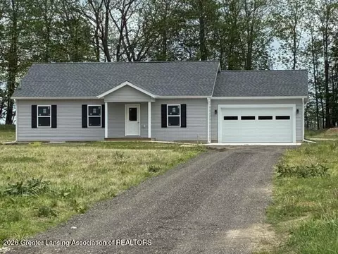 4131 S Birchridge, Charlotte, MI 48813