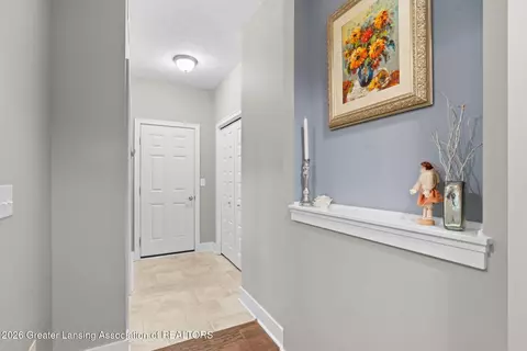 Entry Way - 1566 Wellman Rd, Dewitt, MI 48820 photo 5 of 7