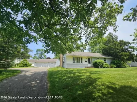 231 Mcarthur River Dr, Eaton Rapids, MI 48827