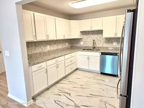 1104 Washington Cir, Northville, MI 48167
