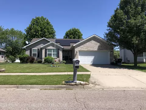 1574 Groombridge Dr, Holt, MI 48842