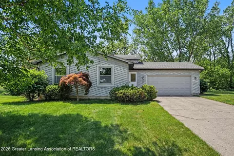 3958 Timber Crest Cir, Holt, MI 48842
