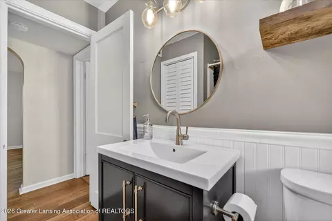 Bath - 2303 Devonshire Ave, Lansing, MI 48910 photo 3 of 3