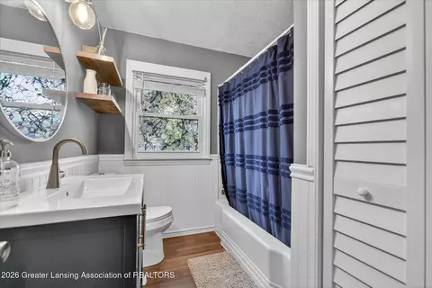 Bath - 2303 Devonshire Ave, Lansing, MI 48910 photo 1 of 3