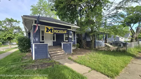 942 Dakin St, Lansing, MI 48912