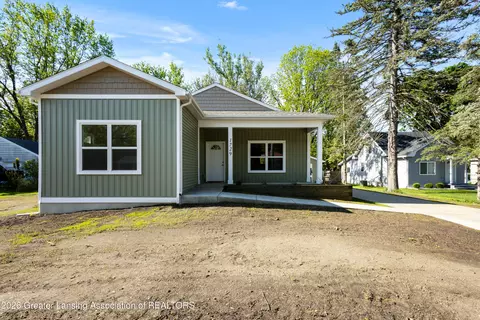 1729 Hillcrest St, Lansing, MI 48910