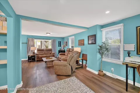 Entry Way - 6000 Greenman St, Haslett, MI 48840 photo 3 of 7