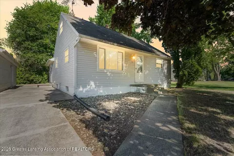 105 Pinetree St, Potterville, MI 48876