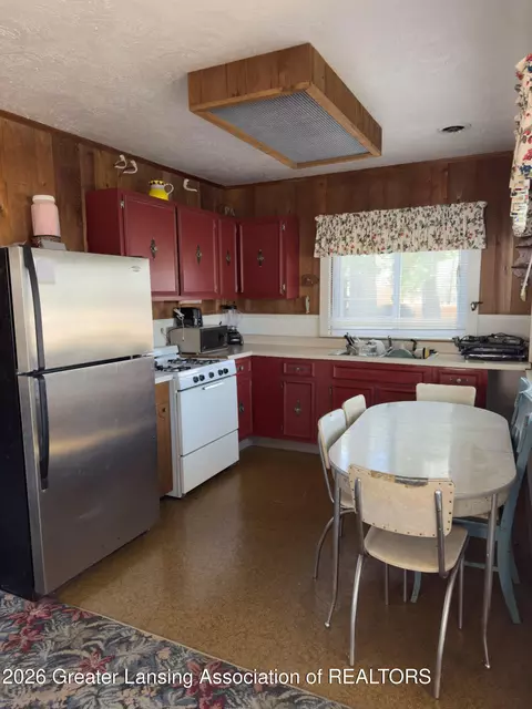 Kitchen - 137 Dennis Rd, Gladwin, MI 48624 photo 1 of 1