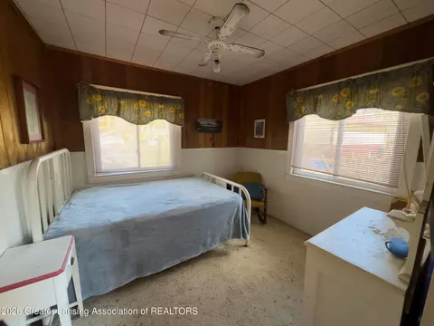 Bedroom - 137 Dennis Rd, Gladwin, MI 48624 photo 2 of 4