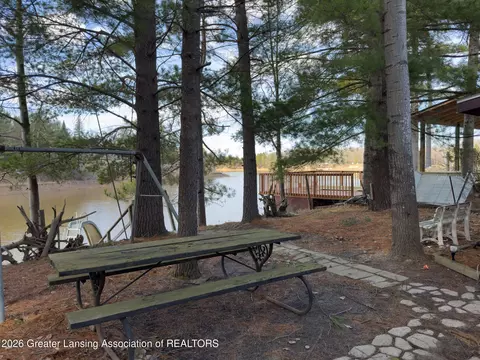 Exterior - 137 Dennis Rd, Gladwin, MI 48624 photo 2 of 2