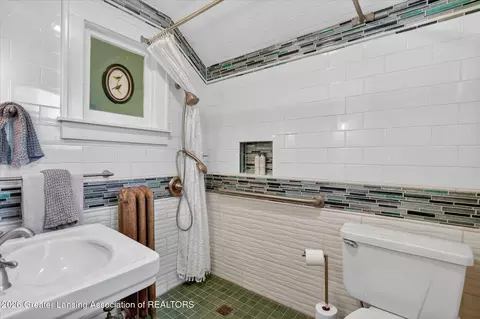 Bath - 424 E Jefferson St, Grand Ledge, MI 48837 photo 1 of 6