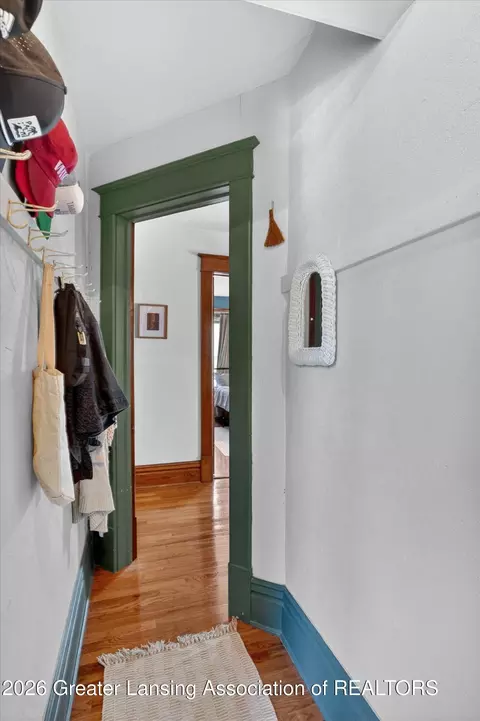 Entry Way - 424 E Jefferson St, Grand Ledge, MI 48837 photo 6 of 7