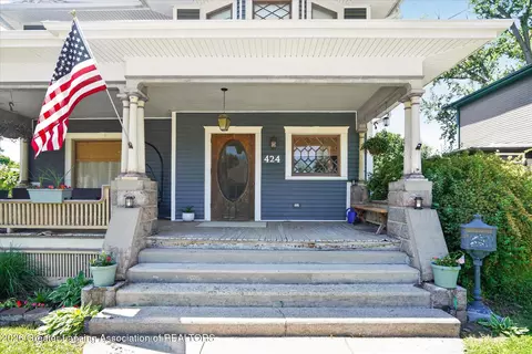 Exterior - 424 E Jefferson St, Grand Ledge, MI 48837 photo 8 of 11
