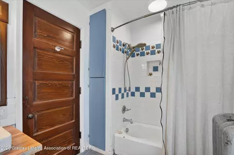 Bath - 424 E Jefferson St, Grand Ledge, MI 48837 photo 6 of 6