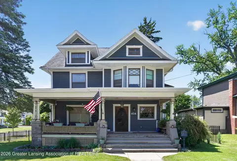 Exterior - 424 E Jefferson St, Grand Ledge, MI 48837 photo 2 of 11