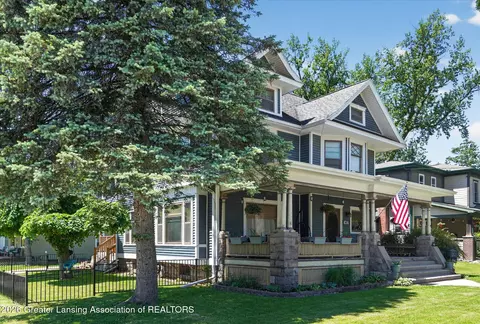 Exterior - 424 E Jefferson St, Grand Ledge, MI 48837 photo 1 of 11