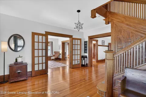 Entry Way - 424 E Jefferson St, Grand Ledge, MI 48837 photo 4 of 7
