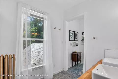 Bath - 424 E Jefferson St, Grand Ledge, MI 48837 photo 3 of 6