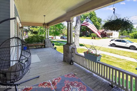 Exterior - 424 E Jefferson St, Grand Ledge, MI 48837 photo 6 of 11