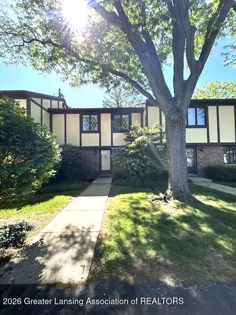 6209 Cobblers Dr, East Lansing, MI 48823