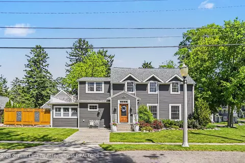 1044 Sunset Ln, East Lansing, MI 48823