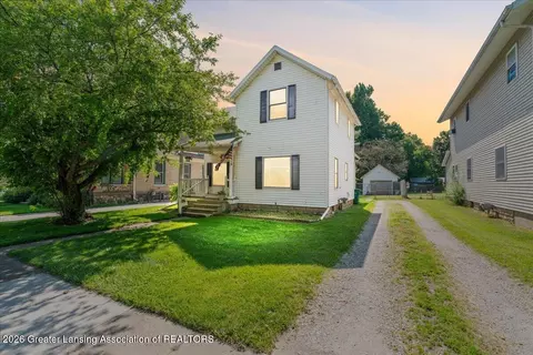 725 N Cochran Ave, Charlotte, MI 48813