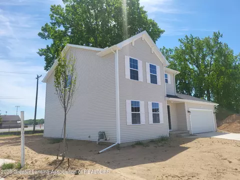 796 Saint Andrews Dr #1, Eaton Rapids, MI 48827