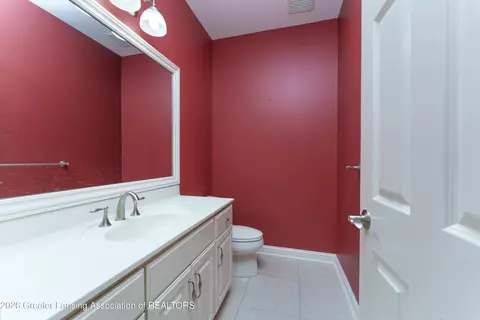 Bath - 2004 Timberview Dr, Okemos, MI 48864 photo 2 of 4