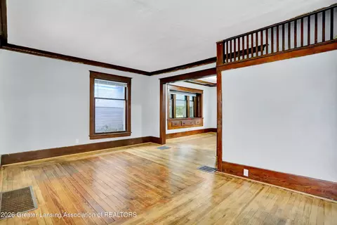 1424 Massachusetts Ave, Lansing, MI 48906