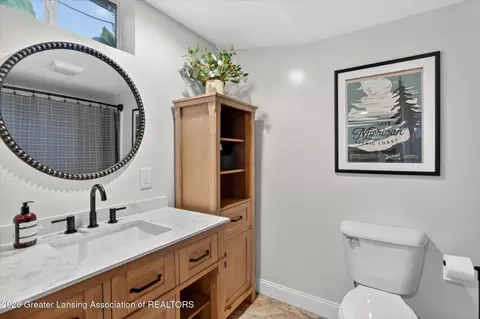 Bath - 11430 W Howe Rd, Eagle, MI 48822 photo 3 of 3