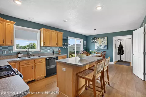 Kitchen - 11430 W Howe Rd, Eagle, MI 48822 photo 1 of 5