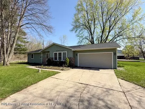 7895 W Herbison Rd, Grand Ledge, MI 48837