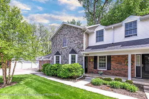 1812 Burrwood Cir, East Lansing, MI 48823