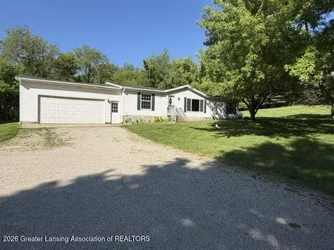 1120 Fairview Hwy, Charlotte, MI 48813