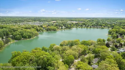 View/Area - 808 E Geneva Dr, Dewitt, MI 48820 photo 8 of 11