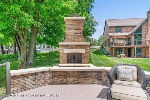 Exterior - 808 E Geneva Dr, Dewitt, MI 48820 photo 10 of 17