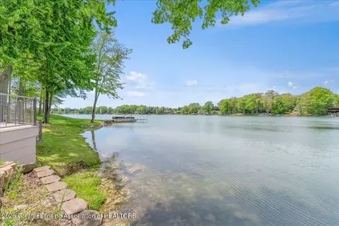 View/Area - 808 E Geneva Dr, Dewitt, MI 48820 photo 2 of 11